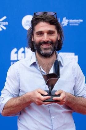 Vierzon Winners Photocall Vincent Cappello posing with his Honorable Mention Award for the movie Nouveau Monde during the Winners Photocall as part of the Festival du Film de Demain in Vierzon, France on June 02, 2024. Photo by Aurore Marechal ABACAPRESS.COM Vierzon France  Copyright: xMarechalxAurore ABACAx
