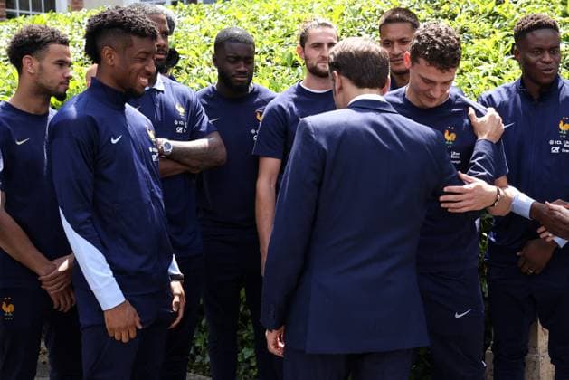 President Macron Visits The National Football Center - Clairefontaine The French men s football team - President Emmanuel Macron visits the French men s football team, at the Clairefontaine National Football Center, in Clairefontaine-en-Yvelines, France, on June 3, 2024. Photo by Stephane Lemouton Pool ABACAPRESS.COM Clairefontaine France  Copyright: xPool ABACAx