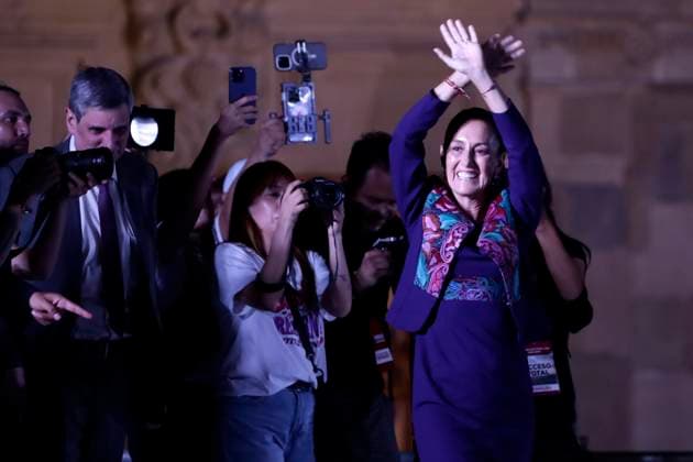 Candidate for Presidency of Mexico, Claudia Sheinbaum Pardo, attends at Mexico City main square to give a message to announce that she won the electoral contest after end Mexico s general elections. Mexico City Mexico - ZUMAe321 20240603_zia_e321_100 Copyright: xLuisxBarronx