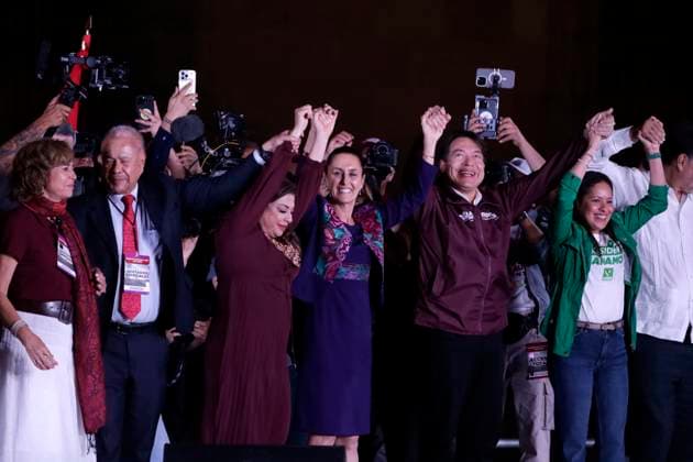 Candidate for Presidency of Mexico, Claudia Sheinbaum Pardo, accompanied by the Candidate for the Head of Government of Mexico City, Clara Brugada and Mario Delgado after giving a messagee at Mexico City main square to announce that she won the electoral contest after end Mexico s general elections. Mexico City Mexico - ZUMAe321 20240603_zia_e321_116 Copyright: xLuisxBarronx
