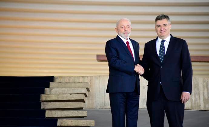 News Themen der Woche KW23 News Bilder des Tages Bilateral meeting with President of Croatia BRASILIA (DF), 06 03 2024 - MEETING BILATERAL WITH PRESIDENT OF CROATIA - The president of the republic, Luiz Inacio Lula da Silva, received the president of Croatia Zoran MilanoviÄ‡, at the Itamaraty Palace, to discuss bilateral matters, this Monday (3). (Foto: Andre Violatti Ato Press IMAGO) GERAL Bilateral meeting with President of Croatia Brasilia Brasil Copyright: xANDREVIOLATTIx