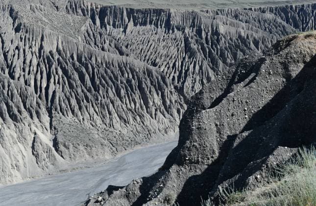 Creative Highlights World Dushanzi Grand Canyon in Karamay The Dushanzi Grand Canyon is being seen in Karamay, China, on June 3, 2024. Karamay Xinjiang China  Copyright: xCFOTOx originalFilename: cfoto-dushanzi240604_npnia.jpg
