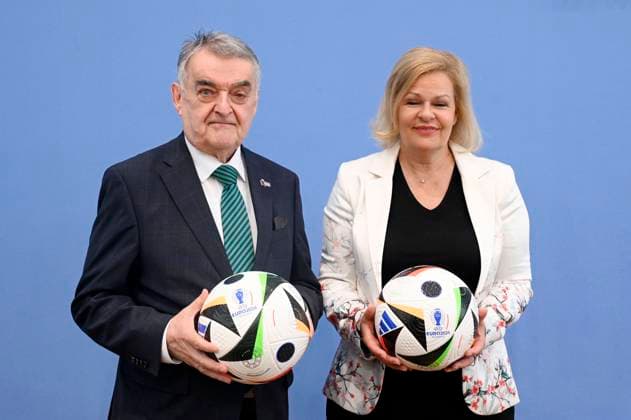 Herbert Reul and Nancy Faeser at the Federal Press Conference 10 days before the European Championship Preparing the federal and state governments for security and cohesion at the Federal Press Conference Center Berlin, 04 06 2024 Foto:xF.xKernx xFuturexImagex em_4603