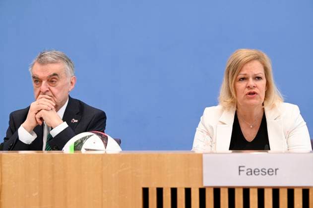 Herbert Reul and Nancy Faeser at the Federal Press Conference 10 days before the European Championship Preparing the federal and state governments for security and cohesion at the Federal Press Conference Center Berlin, 04 06 2024 Foto:xF.xKernx xFuturexImagex em_4608