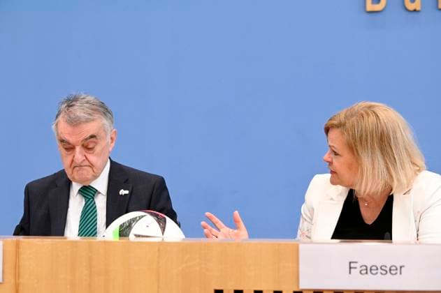Herbert Reul and Nancy Faeser at the Federal Press Conference 10 days before the European Championship Preparing the federal and state governments for security and cohesion at the Federal Press Conference Center Berlin, 04 06 2024 Foto:xF.xKernx xFuturexImagex em_4609