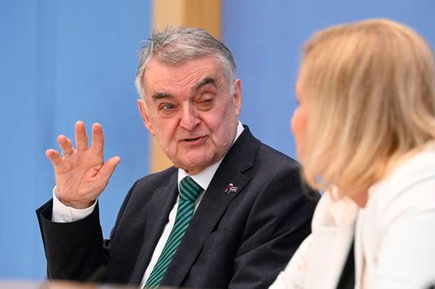 Herbert Reul and Nancy Faeser at the Federal Press Conference 10 days before the European Championship Preparing the federal and state governments for security and cohesion at the Federal Press Conference Center Berlin, 04 06 2024 Foto:xF.xKernx xFuturexImagex em_4617