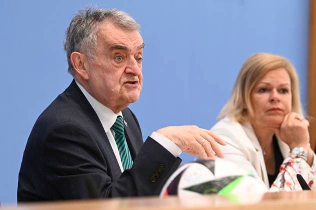 Herbert Reul and Nancy Faeser at the Federal Press Conference 10 days before the European Championship Preparing the federal and state governments for security and cohesion at the Federal Press Conference Center Berlin, 04 06 2024 Foto:xF.xKernx xFuturexImagex em_4628