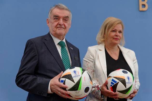 Faeser and Reul on security at the European Championship 2024 06 04 Germany, Berlin Federal Press Conference Nancy Faeser SPD , Federal Minister of the Interior and for Home Affairs, and Herbert Reul CDU , Minister of the Interior of North Rhine-Westphalia, provide information on the preparations of the federal and state governments for security during the European Foo