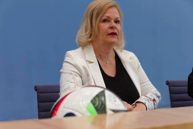 Faeser and Reul on security at the European Championship 2024 06 04 Germany, Berlin Federal Press Conference Nancy Faeser SPD , Federal Minister of the Interior and for Home Affairs, and the Interior Minister of the State of North Rhine-Westphalia provide information on the preparations of the federal and state governments for security during the European Football Championship in Germa