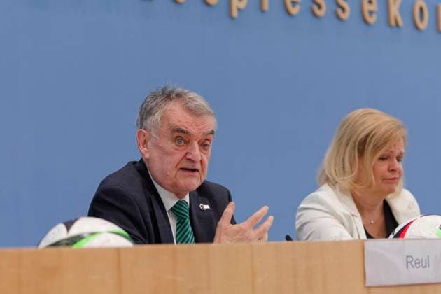 Faeser and Reul on security at the European Championship 2024 06 04 Germany, Berlin Federal Press Conference Nancy Faeser SPD , Federal Minister of the Interior and for Home Affairs, and Herbert Reul CDU , Minister of the Interior of North Rhine-Westphalia, provide information on the preparations of the federal and state governments for security during the European Foo