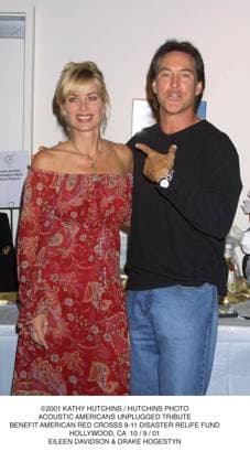 2001 KATHY HUTCHINS HUTCHINS PHOTO.ACOUSTIC AMERICANS UNPLUGGED TRIBUTE.BENEFIT AMERICAN RED CROSSS 9-11 DISASTER RELIFE FUND.HOLLYWOOD, CA 10 9 01.EILEEN DAVIDSON & DRAKE HOGESTYN EDITORIAL USE ONLY Copyright: xx x khphotos225799