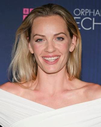 June 4, 2024, West Hollywood, California, USA: Lucy Martin attends the Orphan Black: Echoes Red Carpet. West Hollywood USA - ZUMAb173 20240604_aap_b173_006 Copyright: xBillyxBennightx