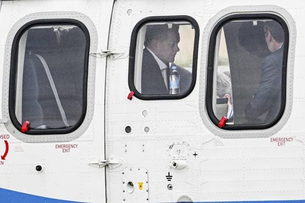ILA - Internationale Luft- und Raumfahrtausstellung Eröffnungsrundgang mit Bundeskanzler Olaf Scholz ** NUR FÜR REDAKTIONELLE ZWECKE ** EDITORIAL USE ONLY **<p>ILA - Internationale Luft- und Raumfahrtausstellung, Eröffnungsrundgang mit Bundeskanzler Olaf Scholz der Internationalen Luft- und Raumfahrtausstellung auf dem Gelände vom Flughafen Berlin Brandenburg (BER). Scholz sitzt in einem Hubschrauber. Bei der Â·Innovationsmesse der Luft- und RaumfahrtindustrieÂ·, die vom 05. bis 09.06.2024 stattfindet, zeigen rund 600 Aussteller aus 30 Ländern zahlreiche Fluggeräte und Innovationen aus Luft- und Raumfahrt, fotografiert am 05.06.2024 in Schönefeld. Deutschland Brandenburg Schönefeld Copyright: MaurizioxGambarini *** ILA Internationa Copyright: MaurizioxGambarini doc7vqhbc4ed1e302bpius ,EDITORIAL USE ONLY