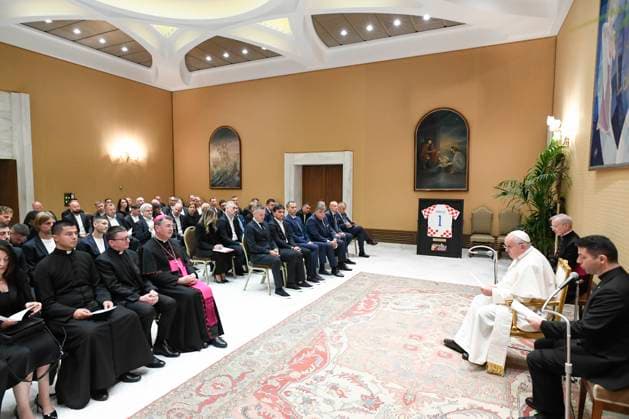 **NO LIBRI** Italy, Rome, Vatican, 2024 6 5. Pope Francis receives in private audience Croatian national soccer team in the Vatican. Photograph by VATICAN MEDIA Catholic Press Photo  Copyright: xVATICANxMEDIAx xipa-agency.netx xVaticanxMediax IPA_Agency_IPA46837091