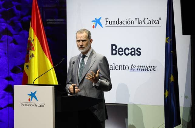 King Felipe At la Caixa Foundation Award Ceremony - Madrid King Felipe VI speaks during the 42nd edition of the la Caixa Foundation s award ceremony for postgraduate scholarships abroad, at the CaixaForum Madrid, on June 5, 2024, in Madrid, Spain. The King today presided over the presentation of the la Caixa Scholarships to a hundred university students who have been selected for their excellence and have gained admission to some of the best universities in the world. Since 1982, the entity has allocated more than 200 million euros to this scholarship program, one of the most important in Europe. Photo by Europa Press ABACAPRESS.COM Madrid Spain  Copyright: xEuropaxPress ABACAx