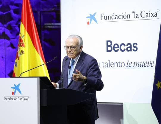 King Felipe At la Caixa Foundation Award Ceremony - Madrid The president of the la Caixa Foundation, Isidro FainÃ , speaks during the 42nd edition of the la Caixa Foundation s award ceremony for postgraduate scholarships abroad, at the CaixaForum Madrid, on June 5, 2024, in Madrid, Spain. The King today presided over the presentation of the la Caixa Scholarships to a hundred university students who have been selected for their excellence and have gained admission to some of the best universities in the world. Since 1982, the entity has allocated more than 200 million euros to this scholarship program, one of the most important in Europe. Photo by Europa Press ABACAPRESS.COM Madrid Spain  Copyright: xEuropaxPress ABACAx