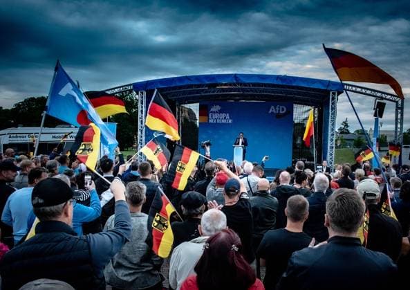 Politik , Kundgebung in Oranienburg 05.06.2024, xdanx, Politik , Kundgebung in Oranienburg, v.l.Tino Chrupalla, Bundesvorsitzender und Fraktionsvorsitzender der AfD bei einer Kundgebung der AfD auf dem Schlossplatz Oranienburg. Oranienburg Schlossplatz Oranienburg Brandenburg Deutschland (DE) *** Politics , Rally in Oranienburg 05 06 2024, xdanx, Politics , Rally in Oranienburg, f l Tino Chrupalla, Federal Chairman and Parliamentary Group Leader of the AfD at an AfD rally on Oranienburg Castle Square Oranienburg Oranienburg Castle Square Oranienburg Brandenburg Germany EN Copyright: xDanielxLakomskix