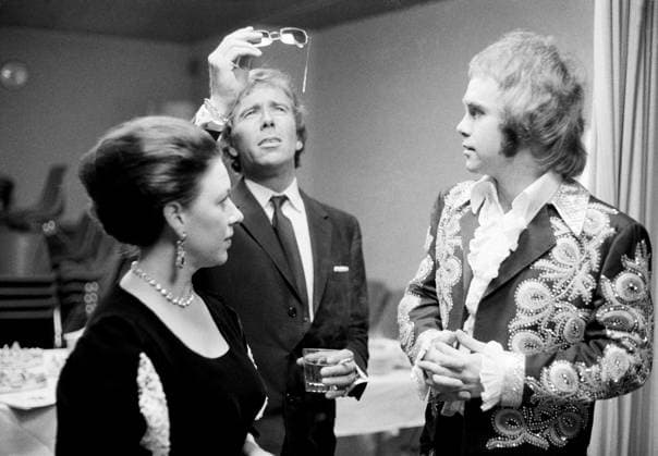 Elton John - Archive Elton John visited backstage at the Royal Festival Hall by Princess Margaret and Lord Snowden, February 1972,  Copyright: xMichaelxPutlandx xRetnaxPicturesx xAvalonx 0535878359