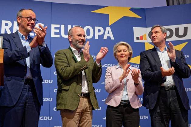 Gemeinsame Schlusskundgebung von CDU und CSU zur Europawahl im Löwenbräukeller in München. Friedrich Merz CDU-Vorsitzender, CSU-Kandidat Manfred Weber , EVP-Spitzenkandidatin und Kommissionspräsidentin Dr. Ursula von der Leyen und der Bayerische Ministerpräsident Dr. Markus Söder. München Bayern Deutschland *** Joint closing rally of the CDU and CSU for the European elections in the Löwenbräukeller in Munich Friedrich Merz CDU Chairman, CSU candidate Manfred Weber , EPP lead candidate and Commission President Dr. Ursula von der Leyen and the Bavarian Prime Minister Dr. Markus Söder Munich Bavaria Germany Copyright: xRolfxPossx