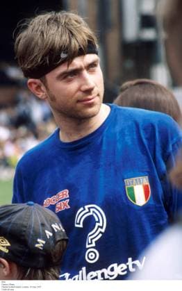 Blur Damon Albarn Charity football match, London. 18 May 1997 Credit all uses Blur Damon Albarn Charity football match, London. 18 May 1997 Credit all uses,  Copyright: x xJohnxChevesx xAvalonx 0536708922