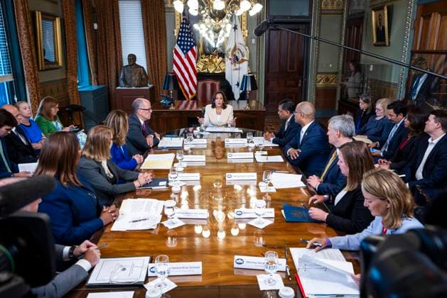 VP Harris meets with state attorneys general on fentanyl US Vice President Kamala Harris (C) meets with state attorneys general to address the fentanyl public health crisis in the Eisenhower Executive Office Building in Washington, DC, USA, 18 July 2023. Credit: Jim LoScalzo Pool via CNP Washington District of Columbia United States of America EDITORIAL USE ONLY Copyright: xx JJL20341A-4100641 JimxLoScalzox-xPoolxviaxCNPx cnpphotos280197