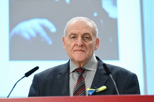 Human rights activist Yevhen Zakharov received the prize for the Kharkiv human rights group at the award ceremony for the Lev Kopolev Prize for Peace and Human Rights 2023 2024