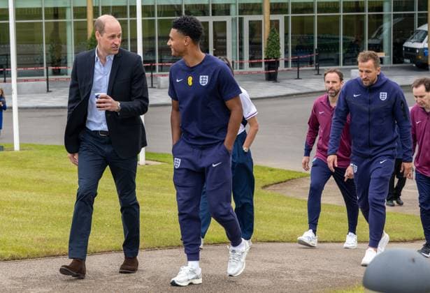 . 10 06 2024. Burton-on-Trent, United Kingdom. Prince William during a visit to see the England Football team ahead of Euro 2024 at their St.Georges Park train camp at Burton-on-Trent, United Kingdom.  xPoolx xi-Imagesx IIM-25297-0001