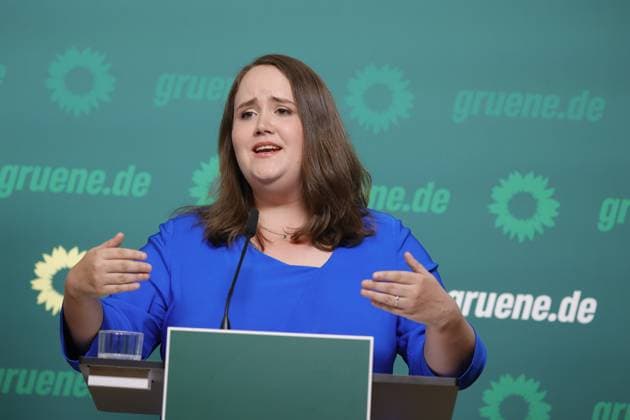 Ricarda Lang, Deutschland, Berlin, Bundesgeschäftsstelle von BÜNDNIS 90 DIE GRÜNEN, Pressekonferenz mit Ricarda Lang, Omid Nouripour und Terry Reintke *** Ricarda Lang, Germany, Berlin, Federal Office of Alliance 90 of the Greens, Press conference with Ricarda Lang, Omid Nouripour and Terry Reintke