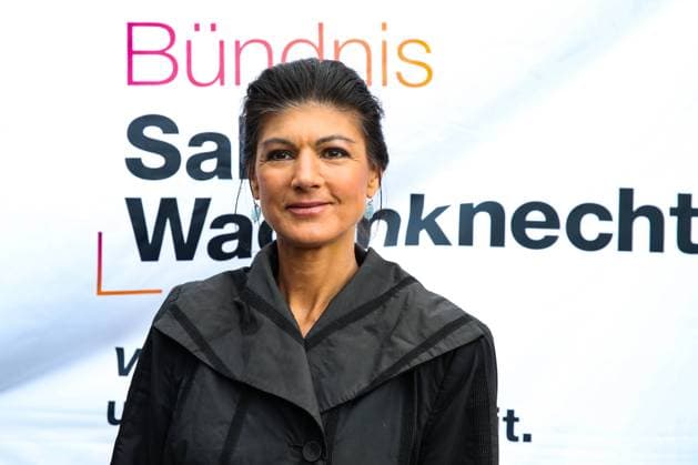 Sahra Wagenknecht (BSW) - Wahlkampfveranstaltung Bündnis Sahra Wagenknecht mit Sahra Wagenknecht auf dem Willy-Brandt-Platz in Magdeburg (Sachsen-Anhalt) *** Sahra Wagenknecht BSW election campaign event Alliance Sahra Wagenknecht with Sahra Wagenknecht at Willy Brandt Platz in Magdeburg Saxony-Anhalt