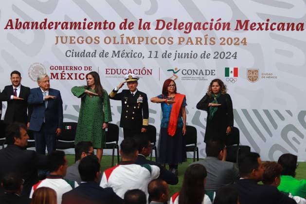 Flagging of the Mexican Team Heading to the Paris Olympic Games (L-R) Head of Government of Mexico City Marti Batres Guadarrama, Mexico s President Andres Manuel Lopez Obrador, Director of the National Commission of Physical Culture and Sports (CONADE) Ana Gabriela Guevara, Education Minister Leticia Ramirez Amaya, President of the Mexican Olympic committee Mary Jose Alcala, during the flag-bearing ceremony of the Mexican delegation that will participate in the Paris 2024 Olympic Games, at the National Palace. on June 11, 2024 in Mexico City, Mexico. (Photo by Carlos Santiago Eyepix Group) Copyright: xCarlosxSantiago xEyepixxGroupx CS_11062024_122278