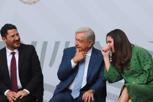 Flagging of the Mexican Team Heading to the Paris Olympic Games (L-R) Head of Government of Mexico City Marti Batres Guadarrama, Mexico s President Andres Manuel Lopez Obrador, Director of the National Commission of Physical Culture and Sports (CONADE) Ana Gabriela Guevara, during the flag-bearing ceremony of the Mexican delegation that will participate in the Paris 2024 Olympic Games, at the National Palace. on June 11, 2024 in Mexico City, Mexico. (Photo by Carlos Santiago Eyepix Group) Copyright: xCarlosxSantiago xEyepixxGroupx CS_11062024_122290