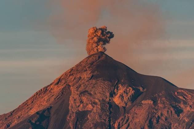Creative Highlights World fire volcano from Antigua Guatemala Antigua Guatemala, Sacatepéquez Department, Guatemala R_HIIT240611-1455261-01