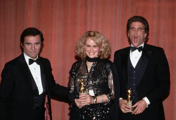 Archivbilder der Woche KW24 **FILE PHOTO** Tony Lo Bianco Has Passed Away. Tony Lo Bianco, Karen Black and Ted Danson at the 42nd Annual Golden Globe Awards at Beverly Hilton Hotel in Beverly Hills, California, January 26, 1985 Copyright: xRalphxDominguez MediaPunchx