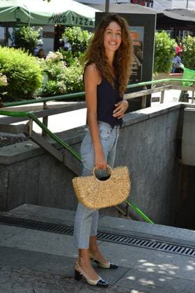 Helena Prestess, the Brazilian model famous for having participated in the Island of the Famous, walks in the Moscova area and goes to take the Metro Claudio Mangiarotti rights copyright Milan- Helena Prestess the Brazilian model famous for having participated in the Island of the Famous, walks in the Moscova area and goes to take the Metro Ph Claudio Mangiarotti Milan Italy -  Copyright: xIPA ABACAx