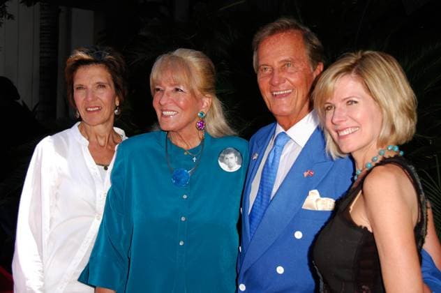 THE MIKE CURB STAR CEREMONY ON THE HOLLYWOOD WALK OF FAME CHERRY BOONE, SHIRLEY BOONE, PAT BOONE AND DEBBY BOONE AT A CEREMONY HONORING MUSIC PRODUCER MIKE CURB WITH A STAR ON THE HOLLYWOOD WALK OF FAME, HELD IN LOS ANGELES, CALIFORNIA. 29 JUNE 2007. PICTURES: ,  Copyright: xMichaelxGermanax xAvalonx 0543494580