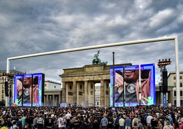 12 06 2024, xlakx, Entertainment, EM 2024 Fan Zone in Berlin at the Brandenburg Gate emspor, v l Berlin