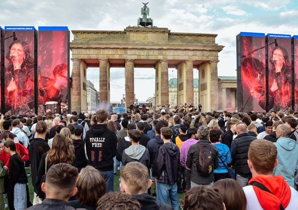 12 06 2024, xlakx, Entertainment, EM 2024 Fan Zone in Berlin at the Brandenburg Gate emspor, v l Leony buergerl Leonie Burger Performance in front of the BRANDENBURGER TOR Berlin