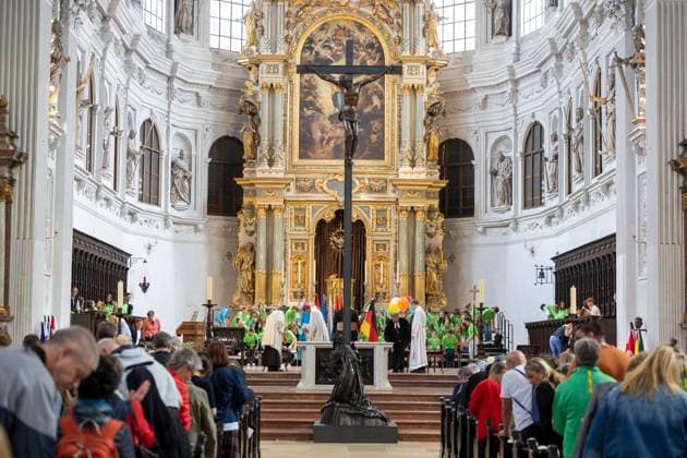 The German Bishops Conference and the Evangelical Church in Germany EKD have invited to an ecumenical service in St. Michaels Church in Munich on the day of the opening match of the Copyright: epd-bild TheoxKlein epd-Gottesdienst_EM3-kopieren
