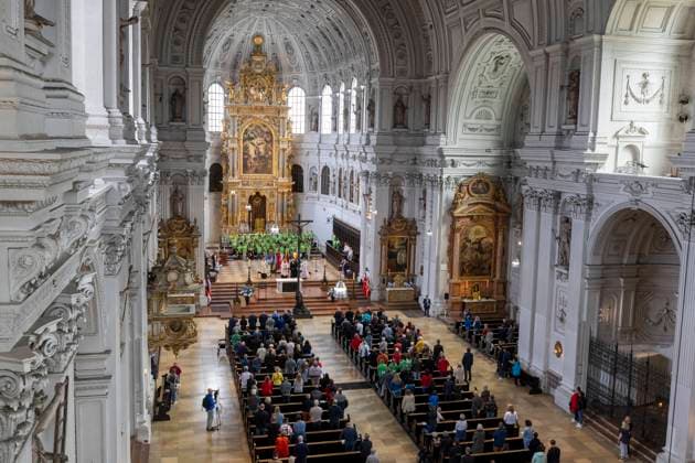 The German Bishops Conference and the Evangelical Church in Germany EKD have invited to an ecumenical service in St. Michaels Church in Munich on the day of the opening match of the Copyright: epd-bild TheoxKlein 240614_TK_Gottesdienst_48