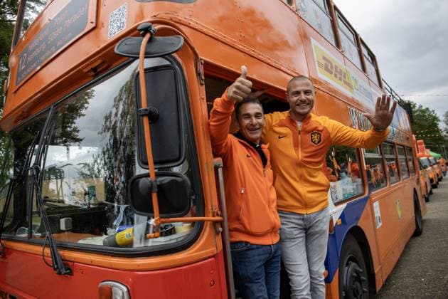 HARDENBERG - Former football players Gerald Vanenburg and Danny Koevermans (lr) wave goodbye to Dutch supporters who have gathered at football club HHC Hardenberg. The KNVB organized a fan parade with the hope that as many Orange fans as possible will set sail in a caravan to Hamburg in Germany where the Dutch national team will play the first match of the European Championship against Poland. ANP VINCENT JANNINK netherlands out - belgium out  Copyright: xx x501065069x originalFilename: 501065069.jpg