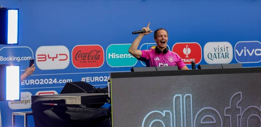 EURO 2024 Opening Fan Zone , DJ Alle Farben heats up the fans Düsseldorf Burgplatz Fanzone NRW Germany