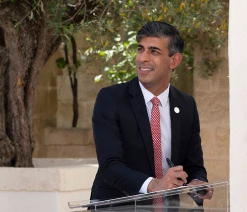 June 13, 2024, Savelletri Di Fasano, Italy: British Prime Minister Rishi Sunak signs the guestbook during the arrival ceremony for the 50th G7 Summit at the Borgo Egnazia resort, June 13, 2024, in Savelletri di Fasano, Italy. Savelletri Di Fasano Italy - ZUMAp138 20240613_zaa_p138_115 Copyright: xPresidenzaxDelxConsiglio G7xItalx