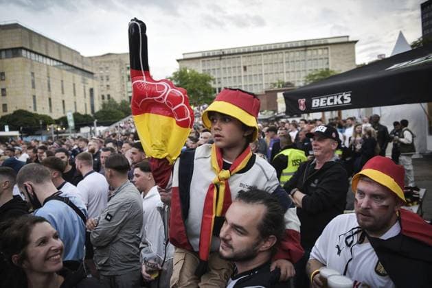 Public Viewing Kennedyplatz FOR EDITORIAL PURPOSES ONLY EDITORIAL USE ONLY p EM Public Viewing on Friday, June 14, 2024 for the opening match Germany vs Scotland Fan Fest at Kennedyplatz for the kick-off of the European Football Championship 2024 Germany North Rhine-Westphalia Essen Copyright SocratesxTassos Copyright: SocratesxTassos doc7vvcnmzp6a81d3mu8lbr ,EDITORIAL USE ONLY Copyright: SocratesxTassos