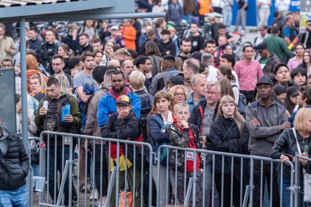 Kick-off to the European Football Championship in Germany More than 15,000 people gathered at augustusplatz in Leipzig to watch the opening match between Germany and Scotland in the official fan zone The evening was hosted by MDR presenter Tom Scheunemann Fanfest