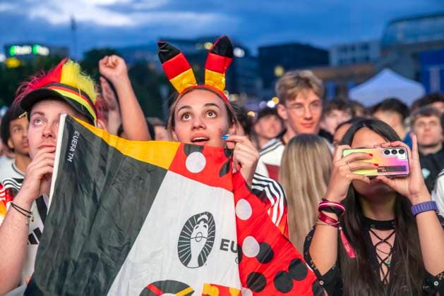 Public viewing in Stuttgart Germany Scotland 5 1 25,000 people celebrate the German national soccer team on the fan mile on Schlossplatz Motto for UEFA EURO 2024 The whole city a stadium 14 06 2024 Stuttgart, Baden Württemberg, Germany, Europe
