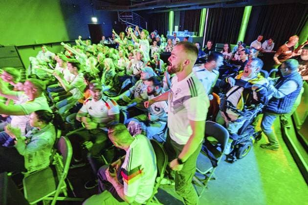 Public Viewing in Duisburg FOR EDITORIAL PURPOSES ONLY EDITORIAL USE ONLY p In the Bora event room cheering at the 1 0 Public Viewing in Duisburg the European Championship in Germany starts with the match Germany Scotland Saturday, June 14, 2024 in Duisburg ¨ Germany NRW Duisburg Copyright ChristophxWojtyczka Copyright: ChristophxWojtyczka doc7vvfvpj5lf528a10ezt ,EDITORIAL USE ONLY Copyright: ChristophxWojtyczka