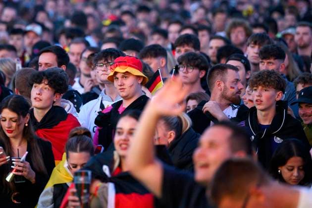 Public viewing of the European Championships Around 8,000 people in the FanPark at Nuremberg Airport watch the DFBs 5-1 win over Scotland Themed image, symbolic image Nuremberg, 14 06 2024 Bavaria Germany Copyright: xDwixAnoraganingrumx