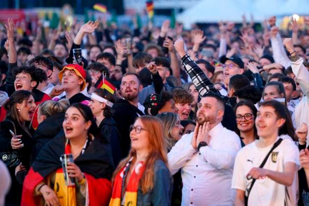 Public viewing of the European Championships Around 8,000 people in the FanPark at Nuremberg Airport watch the DFBs 5-1 win over Scotland Themed image, symbolic image Nuremberg, 14 06 2024 Bavaria Germany Copyright: xDwixAnoraganingrumx