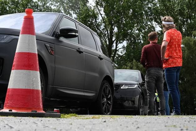 Border control for traffic arriving at the Netherlands first match Since the early hours of June 15, the Bad Bentheim Federal Police Headquarters has been controlling traffic arriving at the Bunderneuland border crossing for the international match between the Dutch national team Bunde Niedersachsen Germany Copyright: xdiebildwerftx