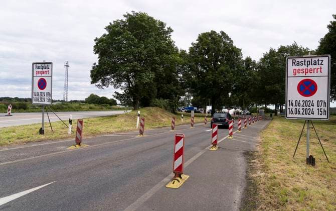 European Football Championship 2024 Checking football fans at the Dutch border European Football Championship 2024 Federal police and border guards check football fans entering Germany on the A40 near Straelen Many fans from different countries are expected in North Rhine-Westphalia Straelen Wachtendonk Germany North Rhine-Westphalia NRW